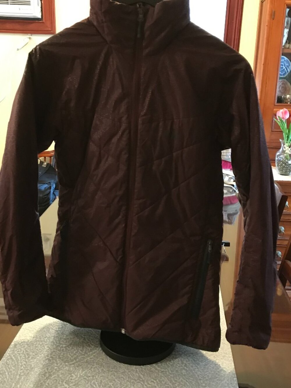 Helly Hansen Tonal Dot Quilted Insulated Jacket M Burgundy Plum